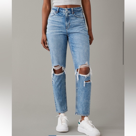 American Eagle Outfitters High Rise Mom Jean - Picture 1 of 4
